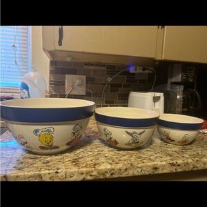 1990a Looney Tunes Nesting mixing bowls